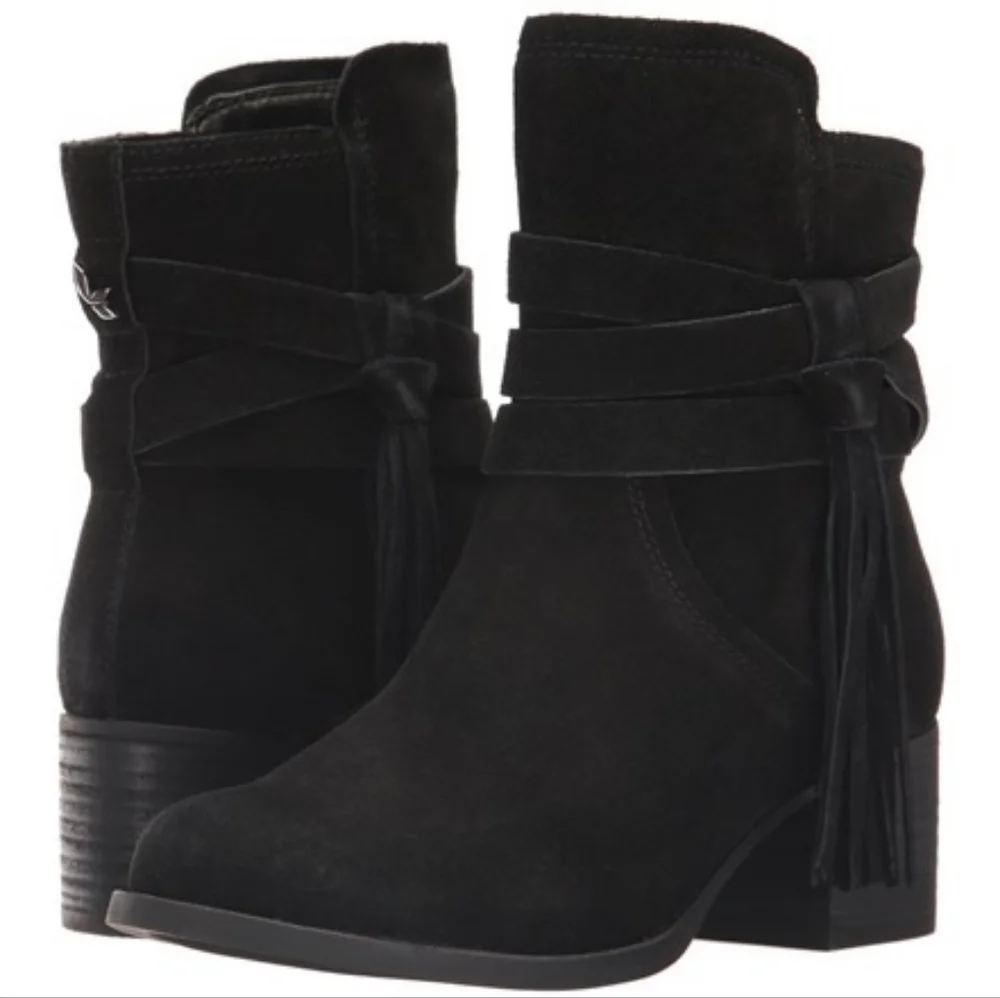 Koolaburra UGG Black Zippered Ankle Boots Kenz Suede Tassel Size 9